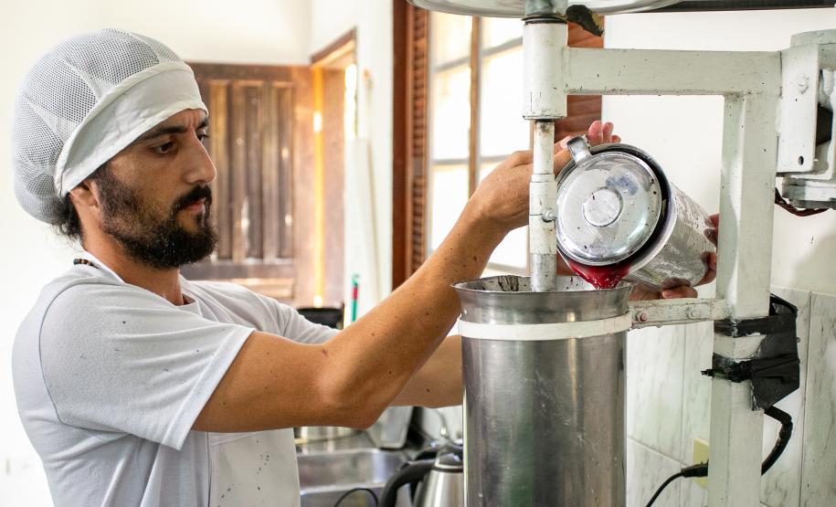 2ª Oficina da Portos do Paraná sobre coleta e despolpa do açaí juçara é realizada no litoral