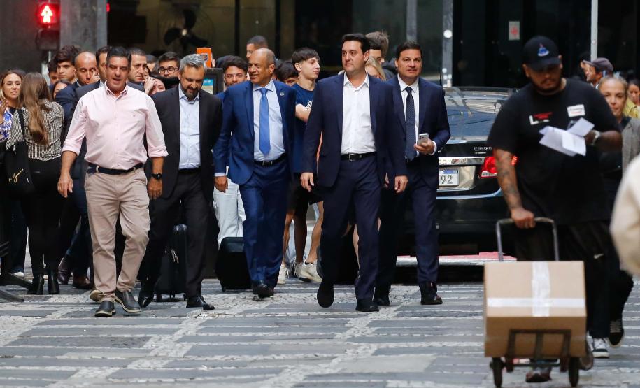 Leilões de áreas portuárias movimentam R$ 855 milhões em outorgas e garantem R$ 2,2 bilhões em investimentos no Paraná