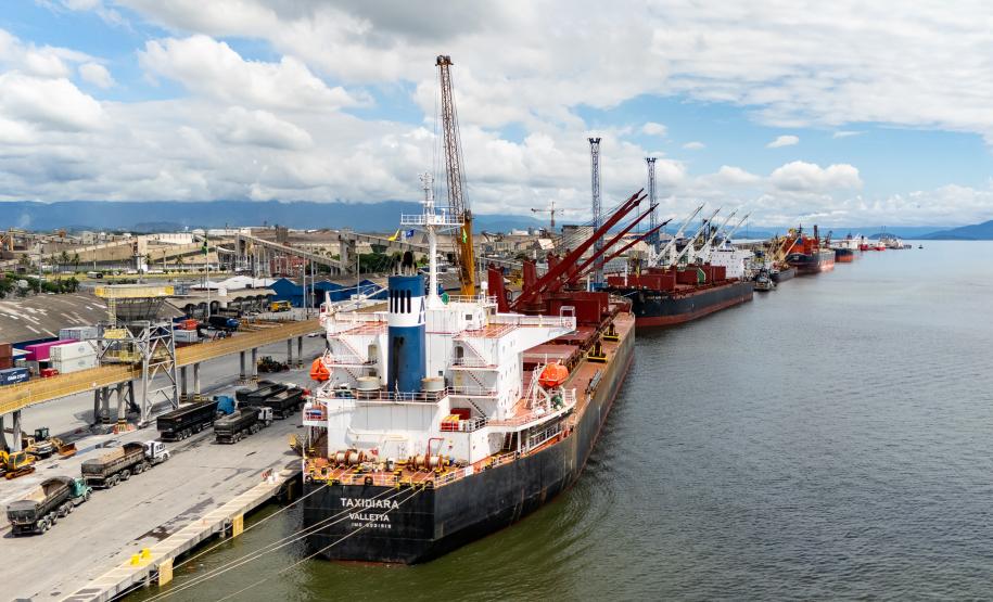 Portos do Paraná recebe prêmio internacional em Excelência da Indústria Portuária