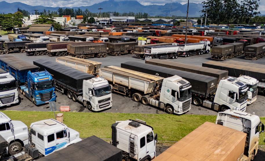 Porto de Paranaguá recebe o maior volume de caminhões da história no Pátio de Triagem