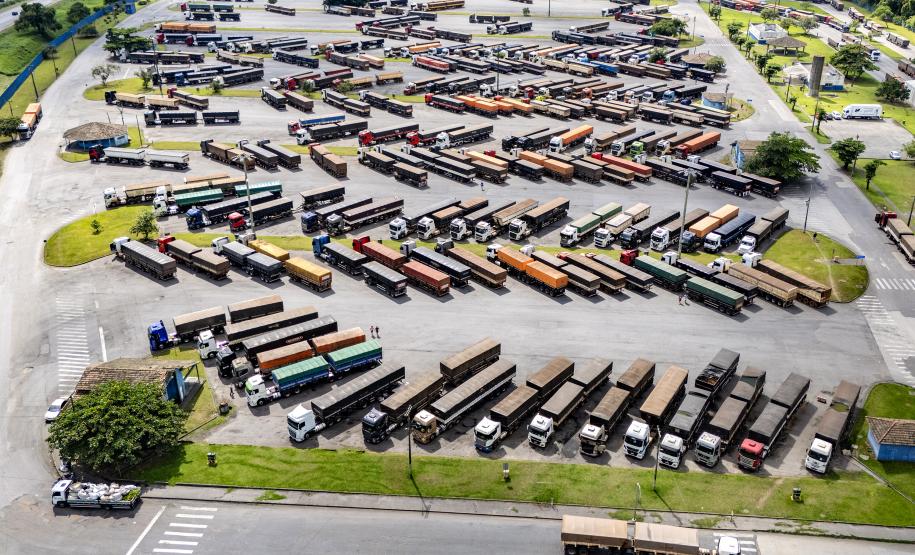 Porto de Paranaguá recebe o maior volume de caminhões da história no Pátio de Triagem