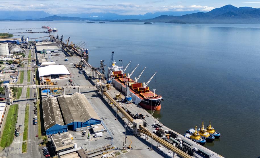 Portos do Paraná mede pegada de carbono e prepara plano de descarbonização