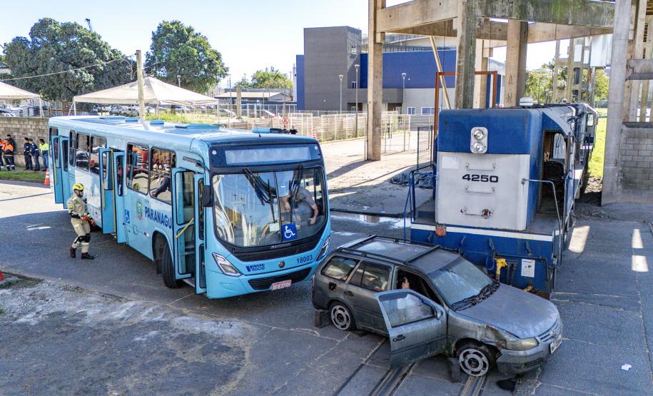 Acidente simulado envolvendo trem e veículos mostra união da comunidade portuária de Paranaguá