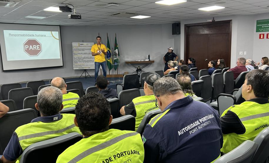 Trânsito seguro é tema de palestra na Portos do Paraná