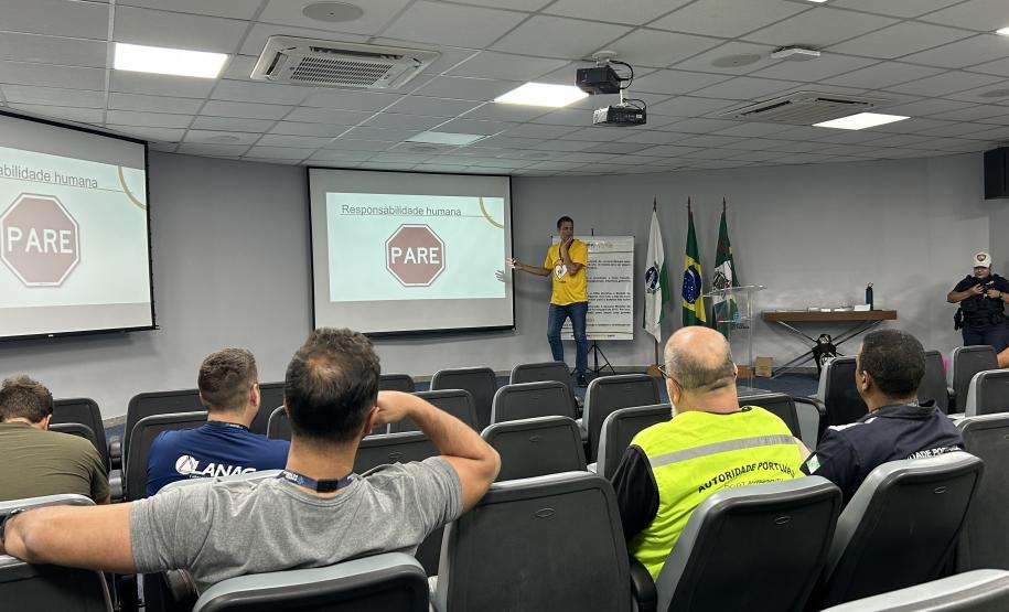 Trânsito seguro é tema de palestra na Portos do Paraná