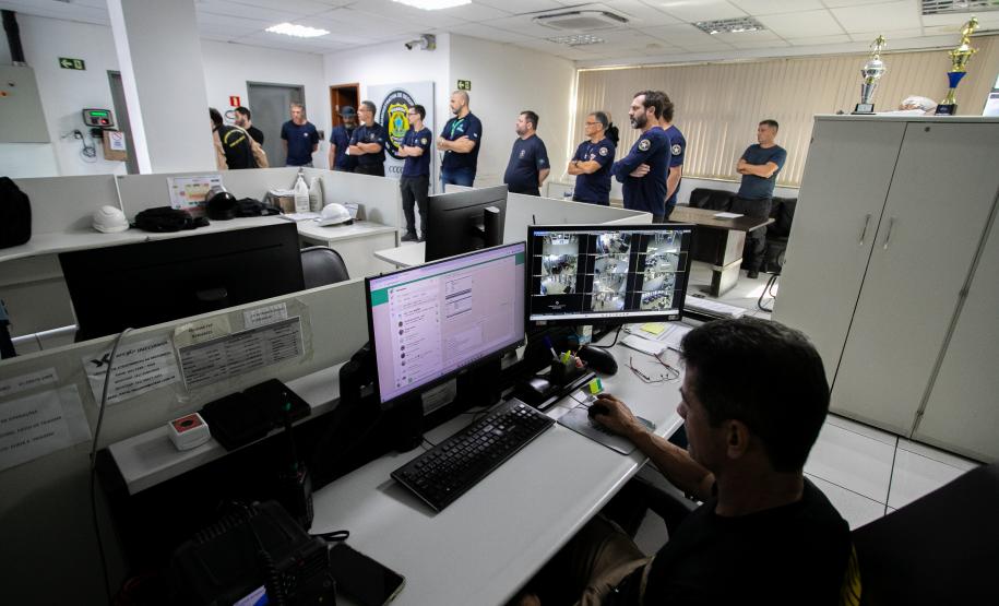 Auditores da Receita Federal visitam instalações do Porto de Paranaguá