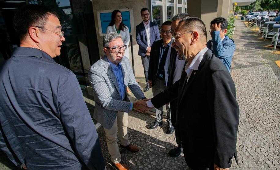 China acena para a possibilidade de novos projetos no Porto de Paranaguá