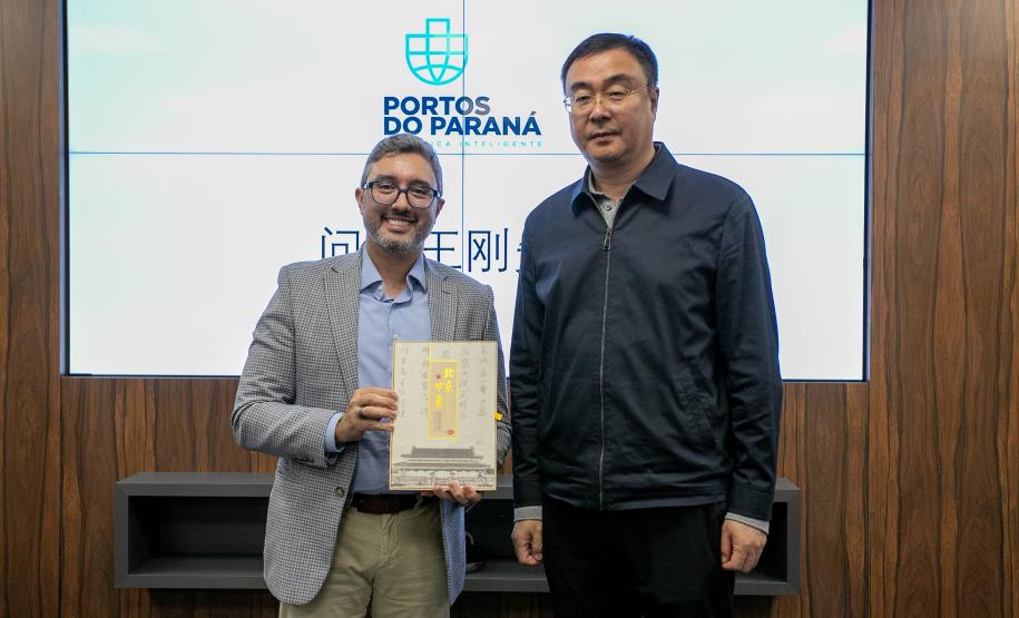 China acena para a possibilidade de novos projetos no Porto de Paranaguá