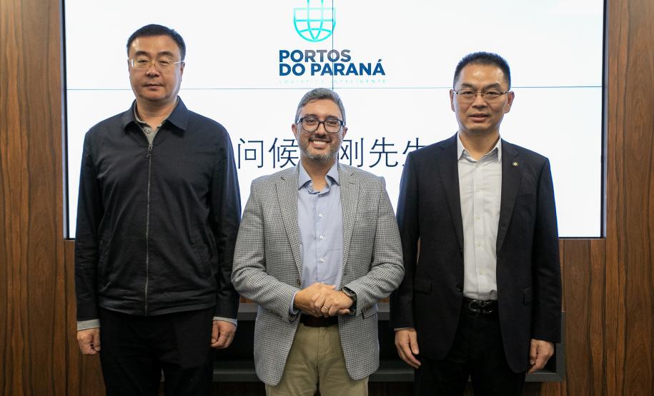 China acena para a possibilidade de novos projetos no Porto de Paranaguá