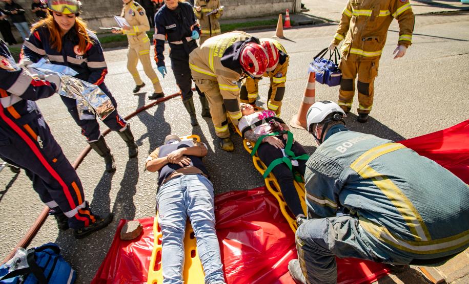 Acidente simulado envolvendo trem e veículos mostra união da comunidade portuária de Paranaguá