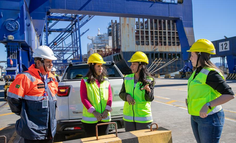 Vice-cônsul dos EUA em São Paulo visita o Porto de Paranaguá