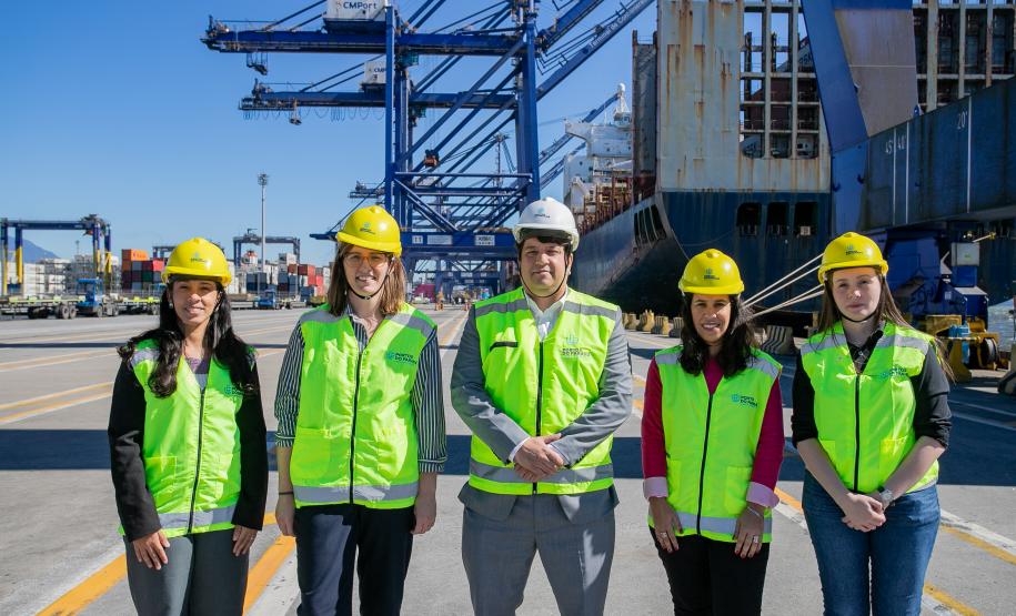 Vice-cônsul dos EUA em São Paulo visita o Porto de Paranaguá
