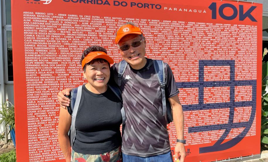 Em contagem regressiva, atletas garantem os últimos kits na véspera da 3ª Corrida do Porto