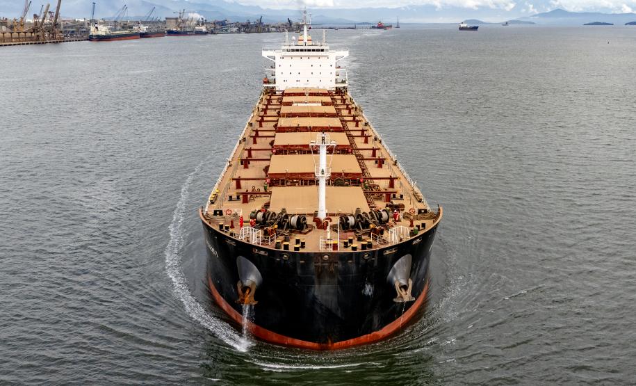 No primeiro quadrimestre, portos paranaenses crescem 6,8% na movimentação geral