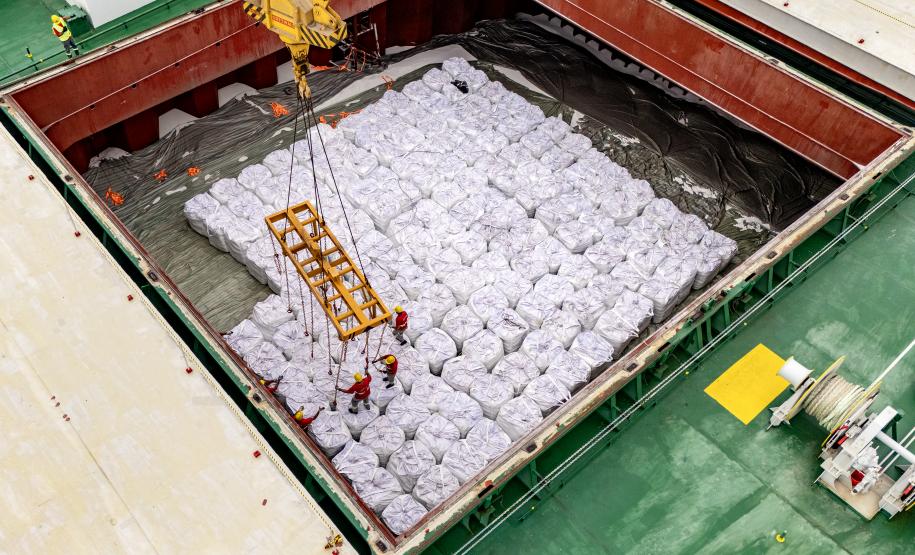 Portos do Paraná superam 28 milhões de toneladas movimentadas nos cinco primeiros meses do ano