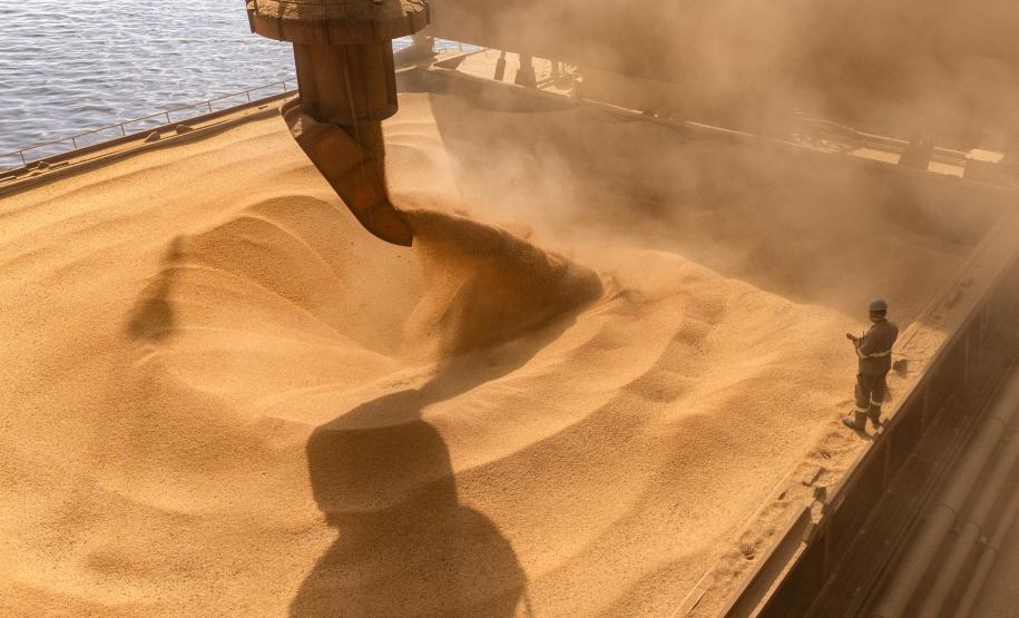 Portos do Paraná superam 28 milhões de toneladas movimentadas nos cinco primeiros meses do ano