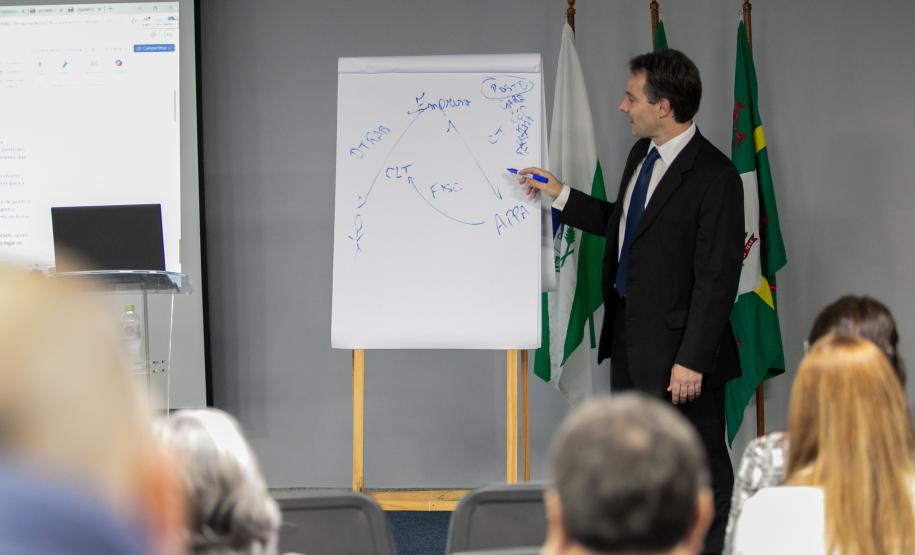 Foco na terceirização encerra ciclo de capacitação na Portos do Paraná