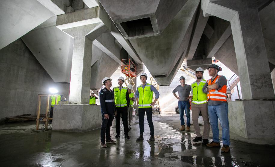 Diretores da Portos do Paraná realizam visita técnica ao Moegão
