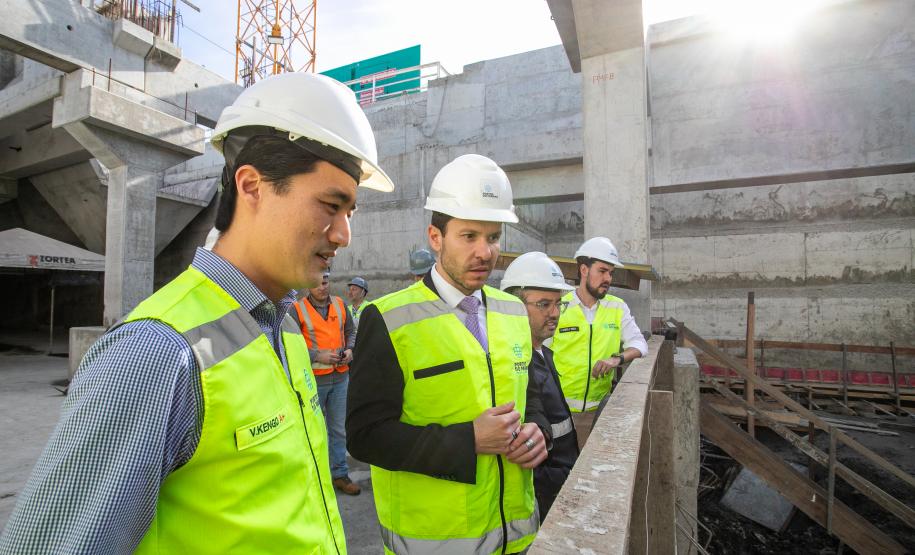 Diretores da Portos do Paraná realizam visita técnica ao Moegão