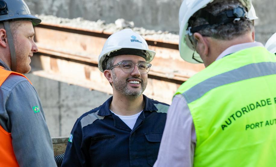 Diretores da Portos do Paraná realizam visita técnica ao Moegão