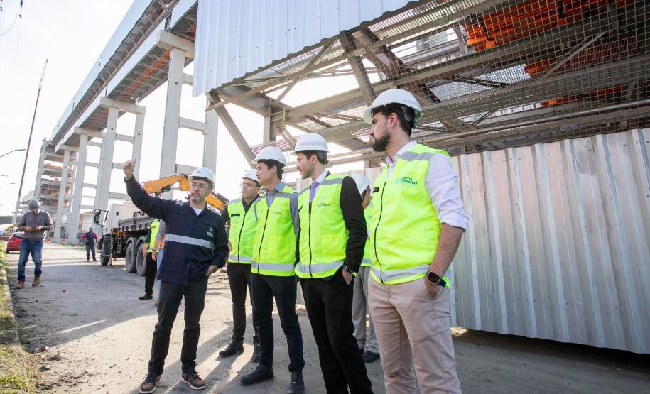 Diretores da Portos do Paraná realizam visita técnica ao Moegão
