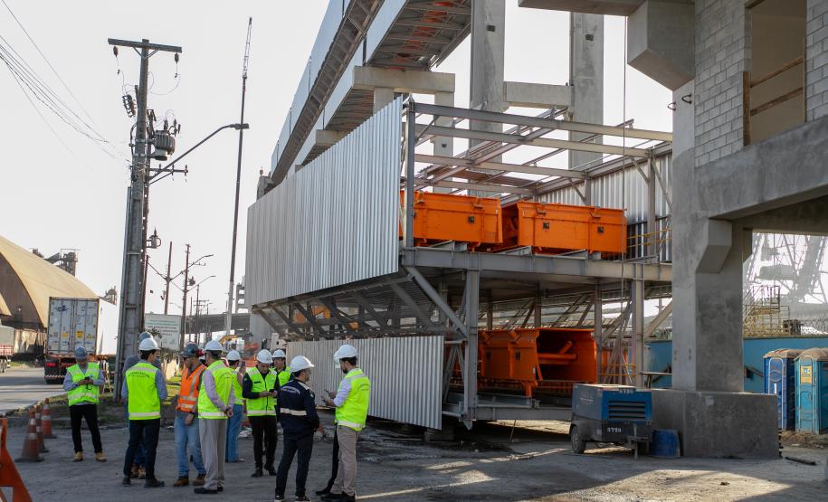 Diretores da Portos do Paraná realizam visita técnica ao Moegão