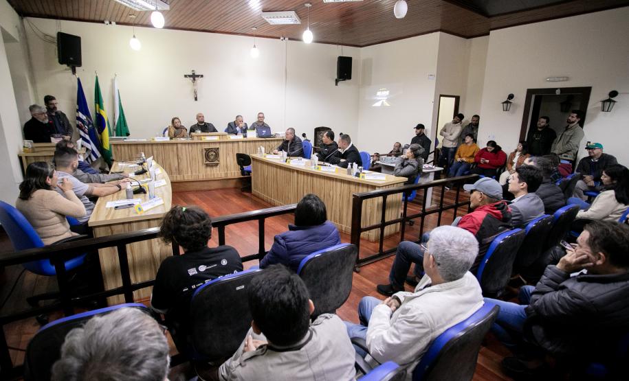 Portos do Paraná detalha obra de pavimentação em Antonina durante sessão na Câmara