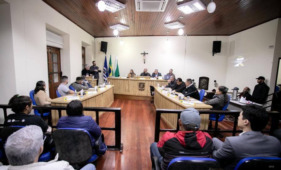 Portos do Paraná detalha obra de pavimentação em Antonina durante sessão na Câmara