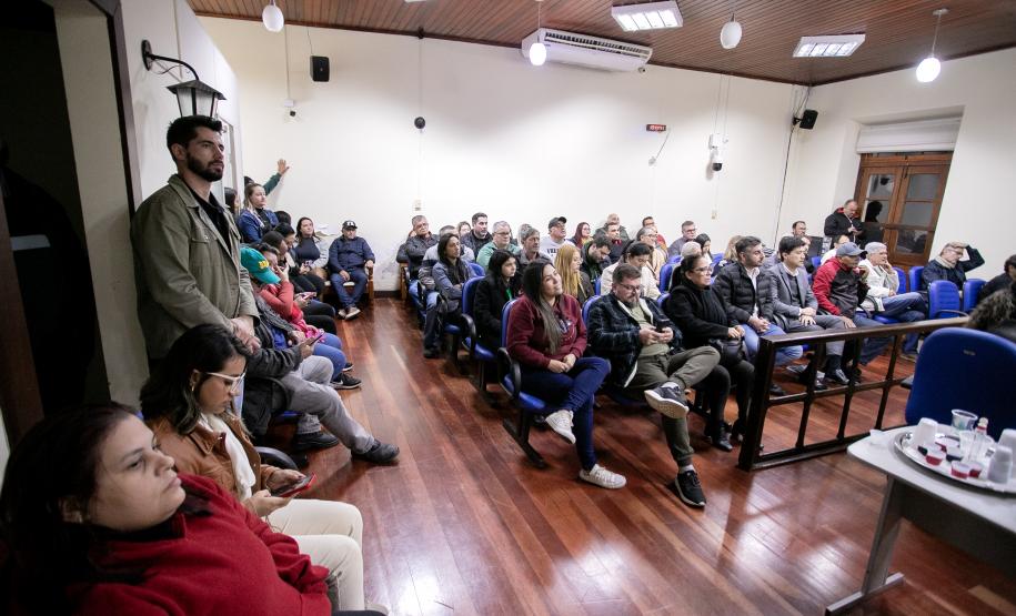 Portos do Paraná detalha obra de pavimentação em Antonina durante sessão na Câmara