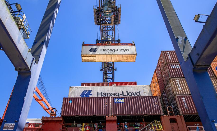 Com 44% da exportação nacional de frango, Porto de Paranaguá é o principal exportador de carnes brasileiras