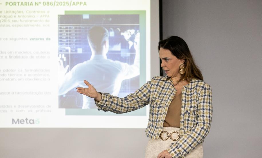 Capacitação sobre novo regulamento de licitação reforça governança na Portos do Paraná