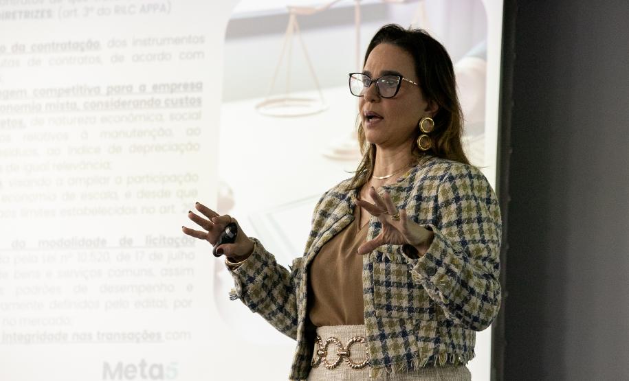 Capacitação sobre novo regulamento de licitação reforça governança na Portos do Paraná