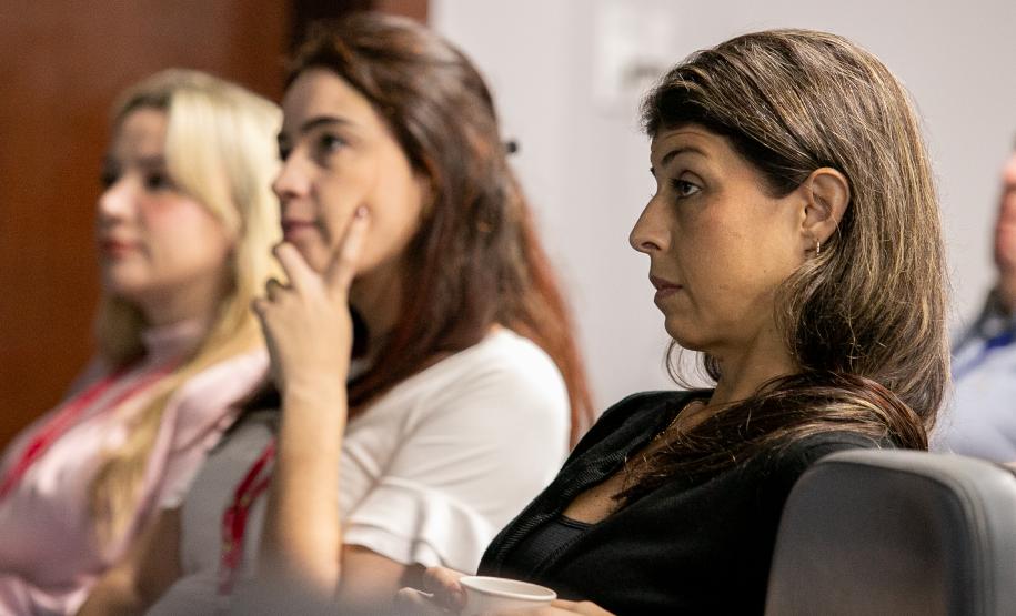 Capacitação sobre novo regulamento de licitação reforça governança na Portos do Paraná