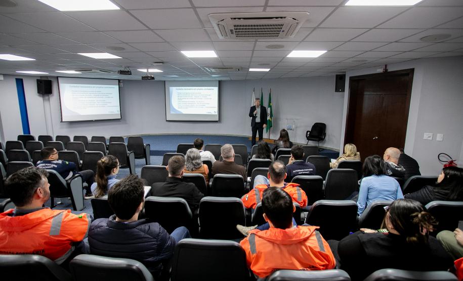 Portos do Paraná recebe qualificação para contratação de grandes obras