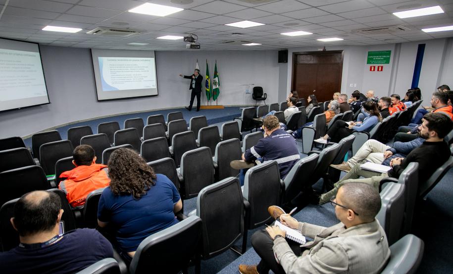 Portos do Paraná recebe qualificação para contratação de grandes obras