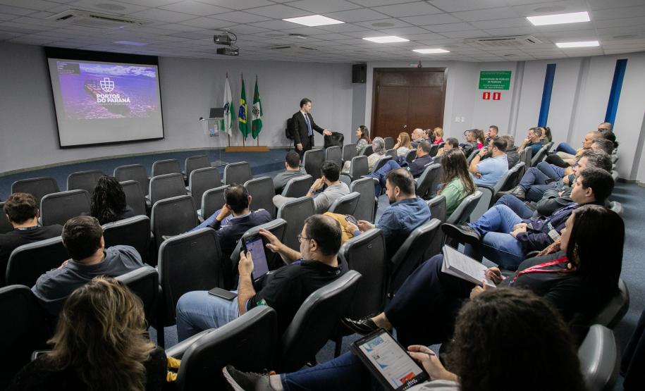 Foco na terceirização encerra ciclo de capacitação na Portos do Paraná