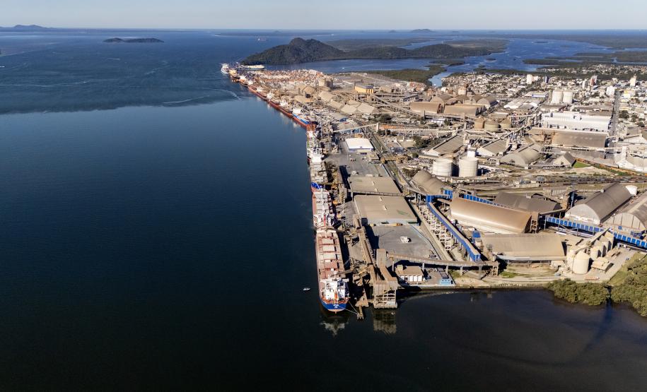 Porto de Paranaguá registra movimento extraordinário de mais de 2,5 mil caminhões no Pátio de Triagem