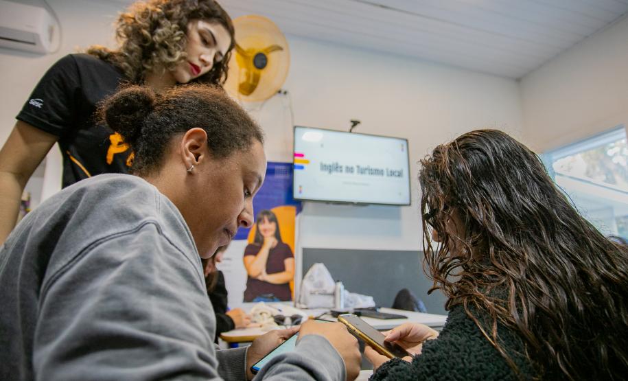 Portos do Paraná forma comerciantes em inglês na Ilha do Mel para reforçar receptivo turísticos