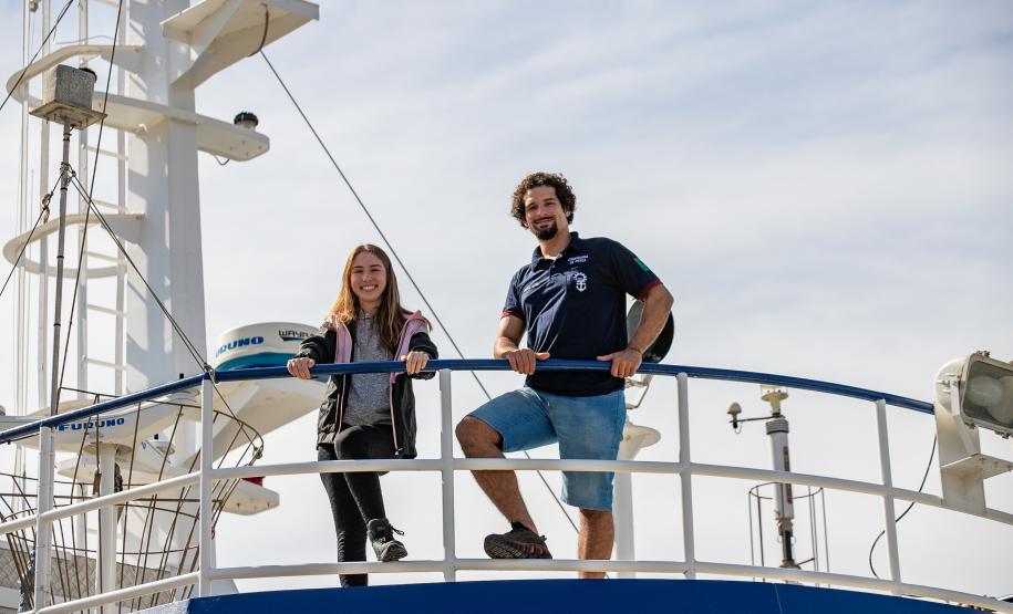 Navio-Escola atraca no Porto de Paranaguá e oferece experiência prática a universitários