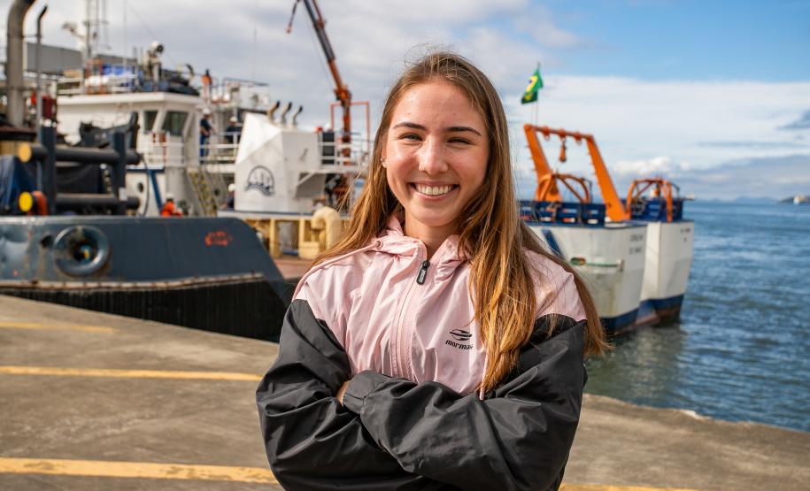 Navio-Escola atraca no Porto de Paranaguá e oferece experiência prática a universitários