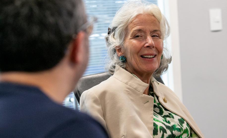 Despedida simbólica: ex-diretor da Wilson Sons visita o Porto de Paranaguá