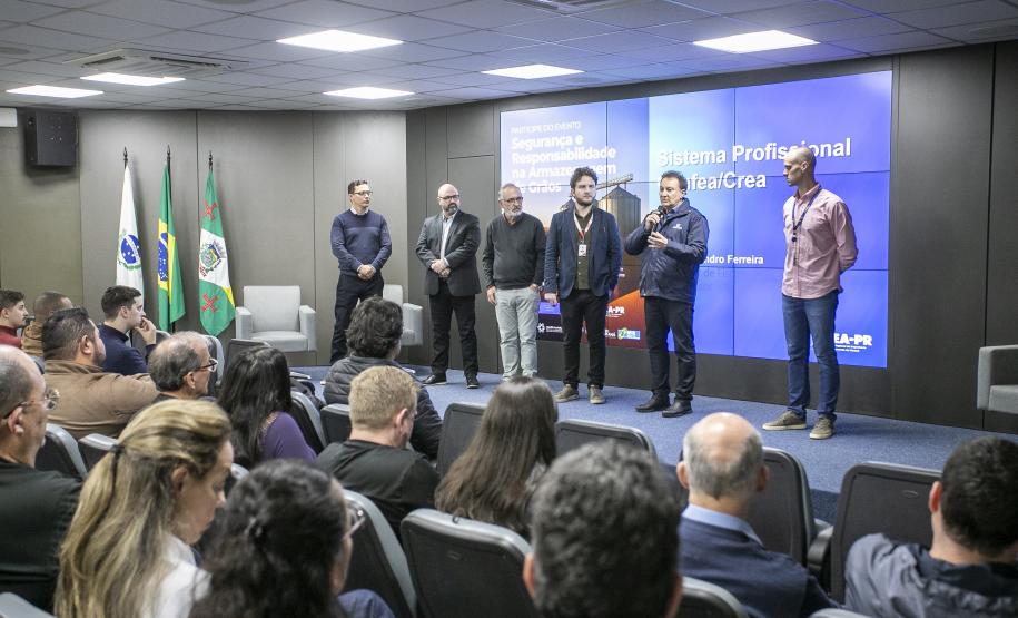 Porto de Paranaguá sedia seminário sobre segurança na armazenagem de grãos