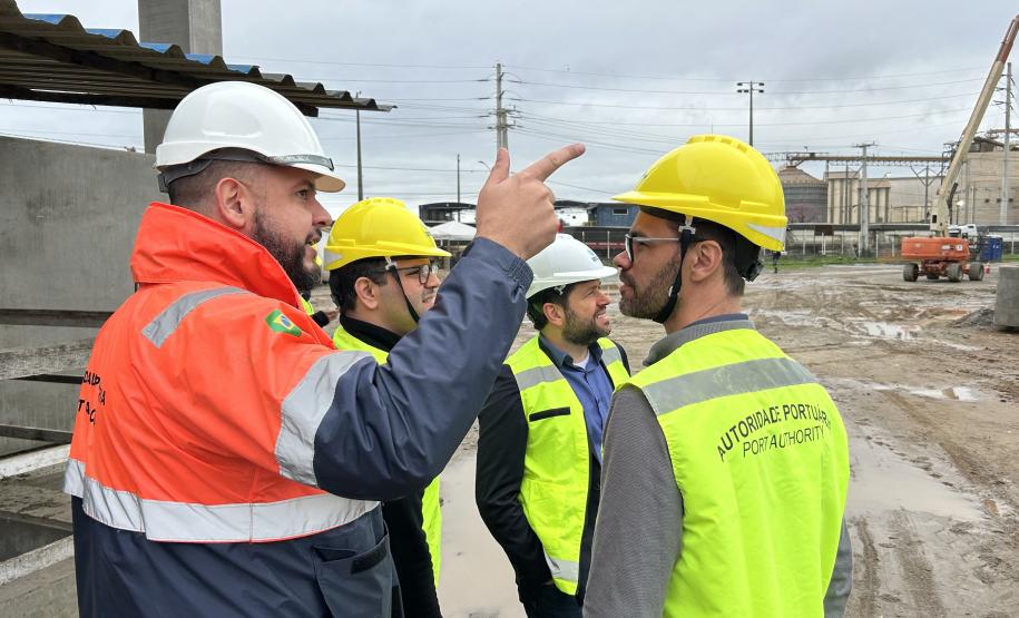 Engenharia pioneira do Moegão atrai autoridades portuárias brasileiras