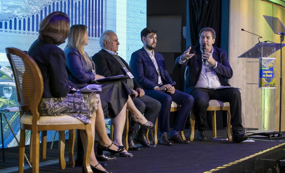 Portos do Paraná aponta inovação em concessão do canal de acesso durante debate sobre logística na Região Sul