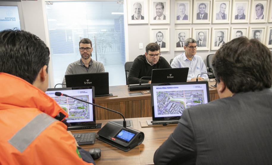 Engenharia pioneira do Moegão atrai autoridades portuárias brasileiras