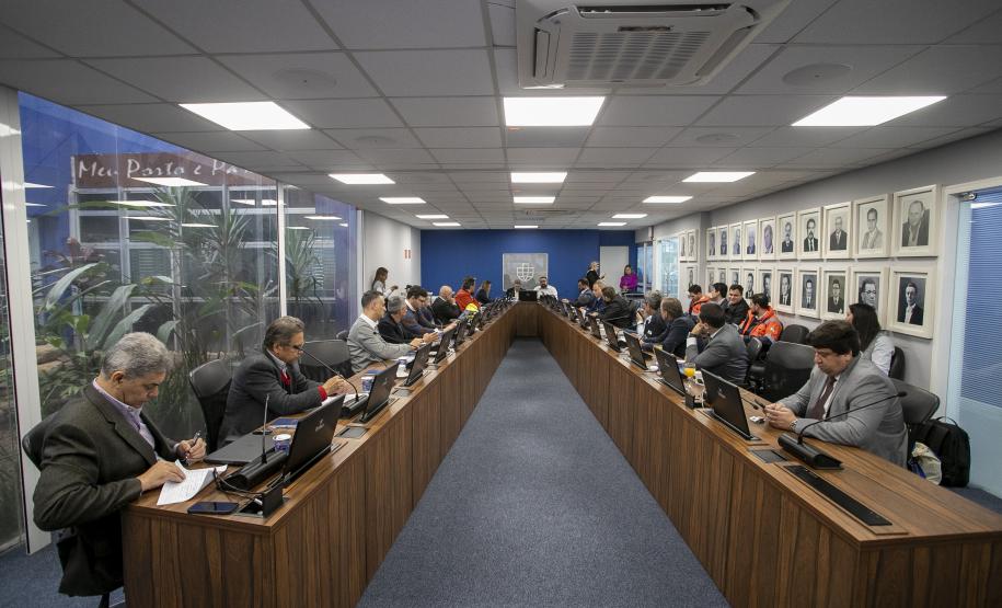 Porto de Paranaguá recebe visita da Assembleia Geral Itinerante da ABEPH