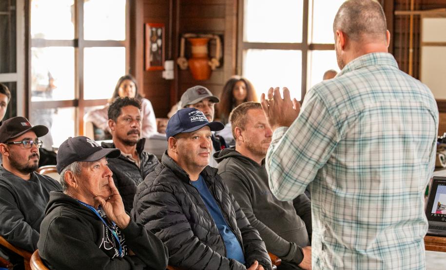 Curso sobre Pesca Esportiva da Portos do Paraná impulsiona o turismo no litoral