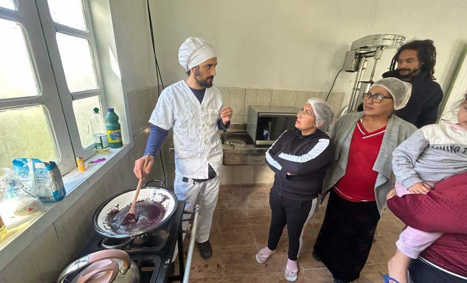 Portos do Paraná promove oficina gastronômica com açaí juçara na Ilha do Amparo