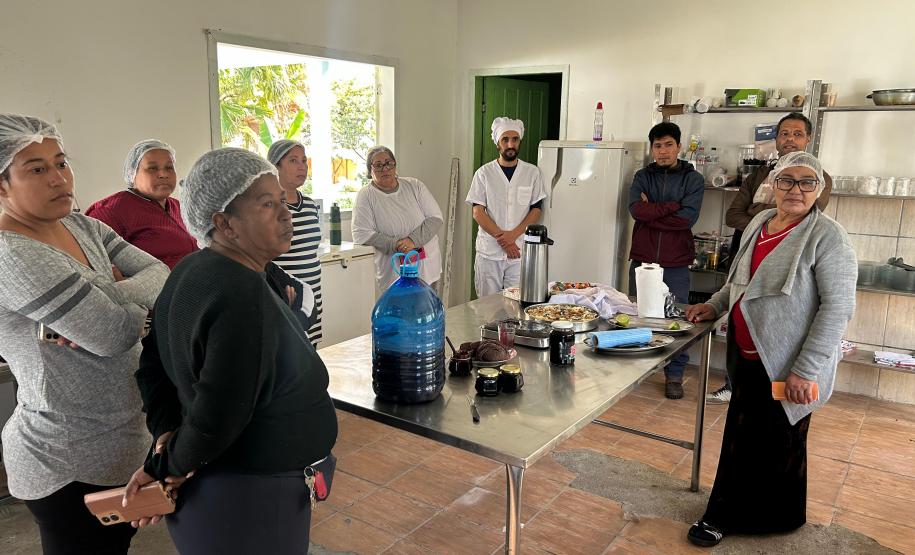 Portos do Paraná promove oficina gastronômica com açaí juçara na Ilha do Amparo