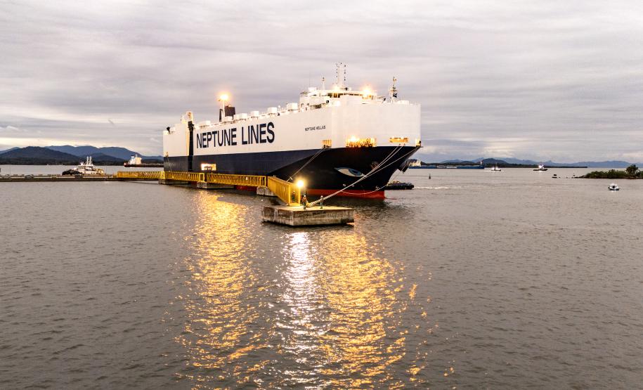 Porto de Paranaguá amplia linhas marítimas de veículos com chegada do Neptune Hellas